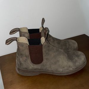 Blundstone Rustic Brown Premium Leather Chelsea Boot